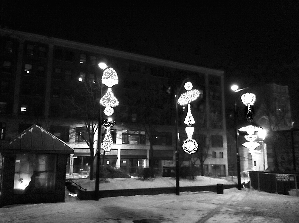 Christmas-lights-in-Congress-Square-Plaza-in-the-Arts-District-in-Portland,-Maine-(3921)