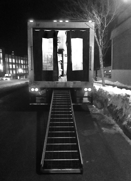 Delivery-truck-at-Holiday-Inn-by-the-Bay-on-Spring-Street-in-Portland,-Maine-(3902)