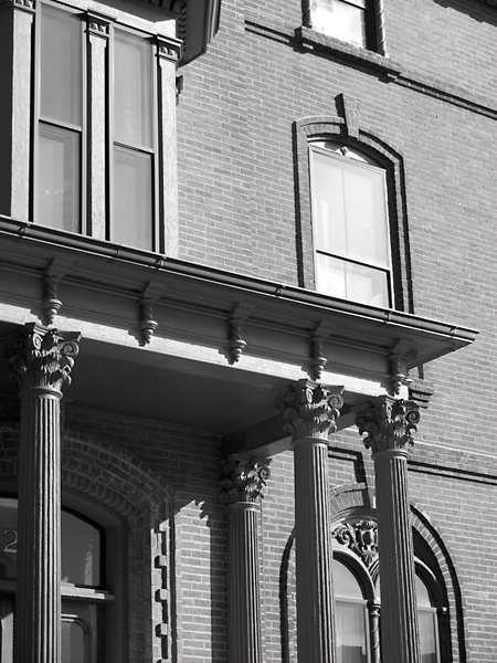 Detail-of-West-End-house-on-State-Street-in-Portland,-Maine-(P1100827)