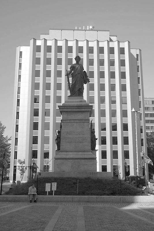 Soldiers-and-Sailors-Monument,-Monument-Square,-Portland,-Maine-(PGX11000535)